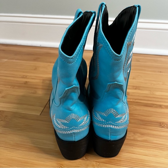 Blue and White Western Embroidered Cowboy Boots - Women - Size 42 - Picture 9 of 12